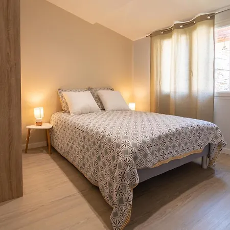 Au Coin Des Vins Apartment *